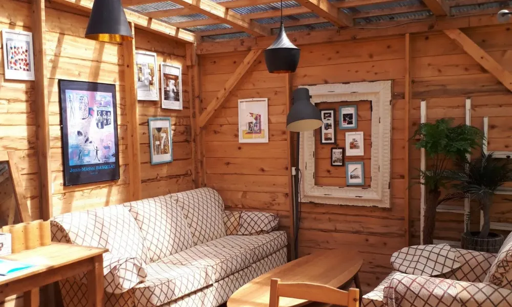 アウトドアリビングの内装